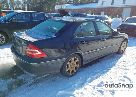 2005 Mercedes-Benz C 240 Luxury 4Matic z USA, uszkodzony, nr VIN WDBRF81J85F673908